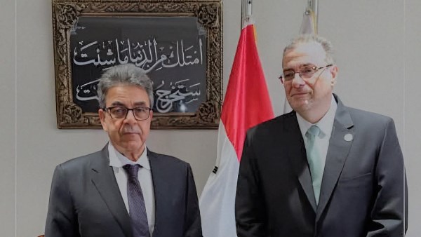 نقيب الأطباء البيطريين ورئيس الجهاز المركزي للتنظيم والإدارة 