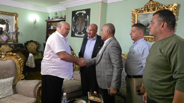 وفد العامة للعاملين بالبترول