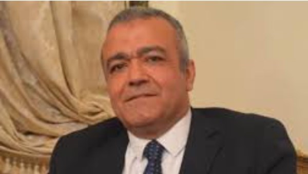 الدكتور وليد الديب نقيب أطباء أسنان إسكندرية 