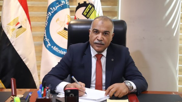 المحاسب عباس صابر رئيس النقابة العامة للعاملين بالبترول 