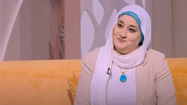 سالي حلمي 
