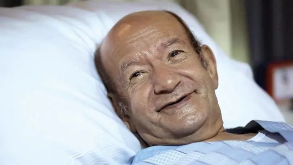 الحزن والانكسار .. أحمد الفيشاوي يودع لطفي لبيب بكلمات موثرة