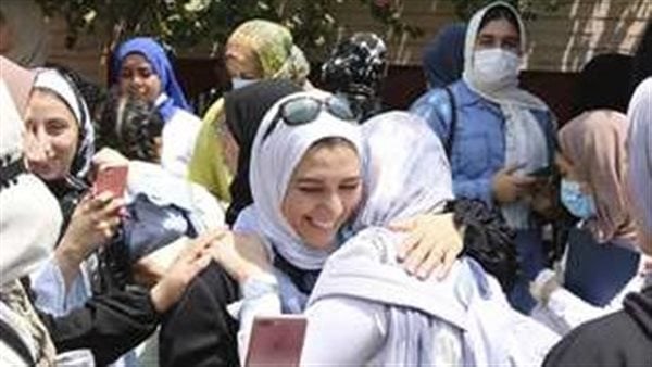 كيف تكافئ ابنك بعد نتيجة الثانوية العامة؟ 