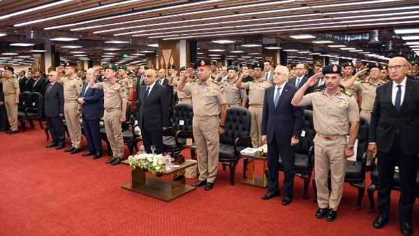تخرج الدورة الثالثة من المعينين بالهيئات القضائية والدورة الأولى من المعينين بمصلحة الطب الشرعي بعد إتمام دوراتهم التدريبية بالأكاديمية العسكرية المصرية 