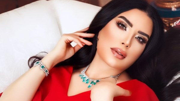 عبير صبرى خضعت لجسلة تصوير جديدة كشفت عن زيادة وزنها|شاهد