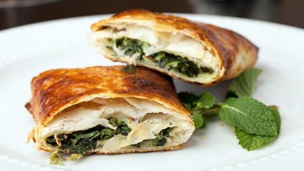 طريقة عمل فطائر السبانخ السورية 
