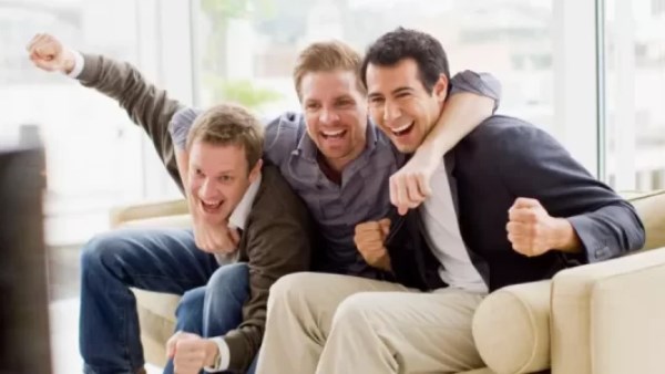 هل الإكثار من الضحك والمزاح ممنوع شرعًا؟.. الإفتاء تجيب