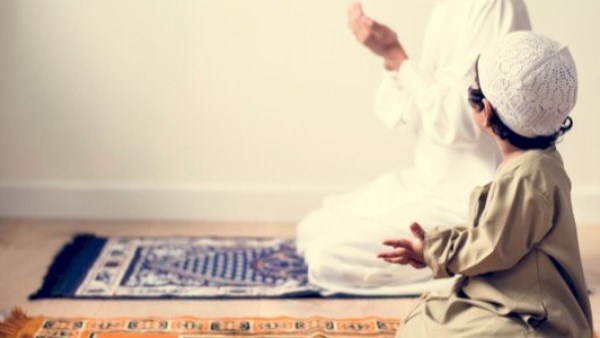 حكم ضرب الرجل زوجته وأولاده عند تركهم الصلاة