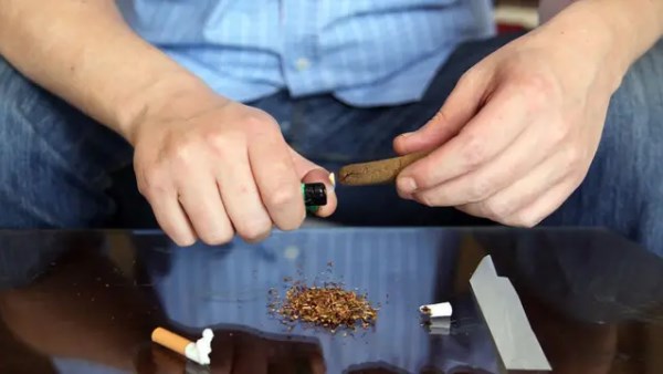هل يطبق على متعاطي الحشيش حد شارب الخمر؟.. الإفتاء توضح