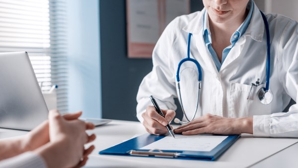 حكم خطأ الطبيب إذا تسبب في ضرر المريض