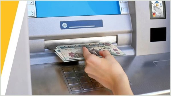 ما حكم أخذ المرتب بدون عمل؟.. الإفتاء تجيب