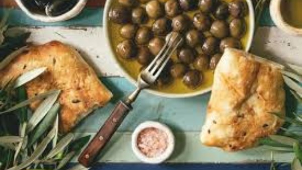 طريقة عمل باتية بالجبنة والزعتر