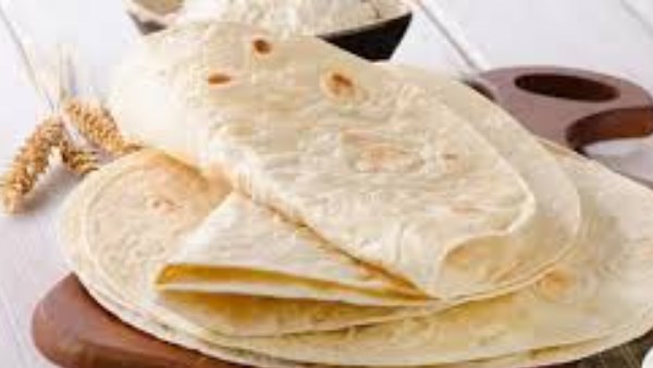 بـ4 مكونات فقط.. طريقة عمل عيش التورتيلا البيتي