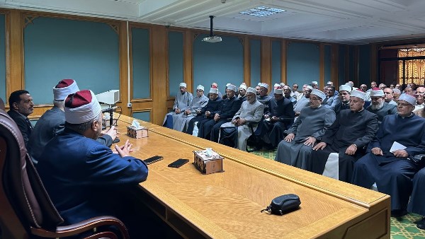 لقاء وكيل الأزهر بالمشاركين في تصحيح الامتحانات