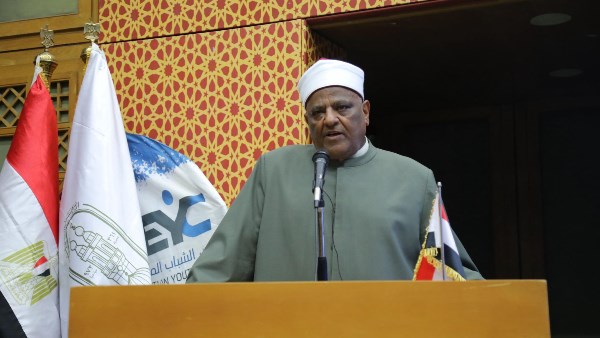 الدكتور عباس شومان