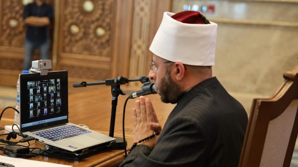 وزير الأوقاف يؤكد على أهمية تكريم الأئمة المجتهدين ومحاسبة المقصرين في عملهم