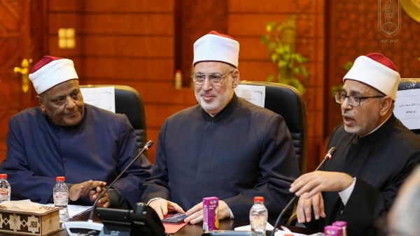وكيل الأزهر يعقد اجتماعًا لتدشين اللجنة العلمية لأعمال الرواق