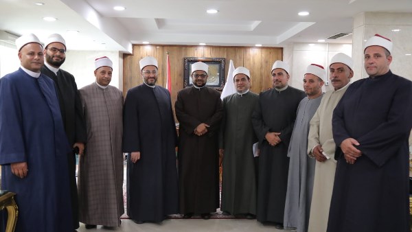 (البحوث الإسلامية) يُطلق قافلة دعويَّة وتوعويَّة إلى أنحاء القاهرة