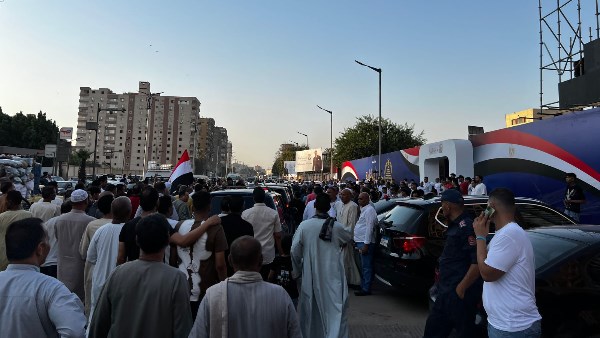 بأعلام مصر.. مظاهرة دعم وتأييد للقيادة السياسية بمؤتمر الجبهة الوطنية بالجيزة