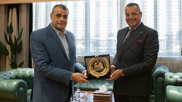 الدكتور خالد مبارك محافظ جنوب سيناء مع المهندس محمد صلاح الدين مصطفى وزير الدولة للإنتاج الحربي
