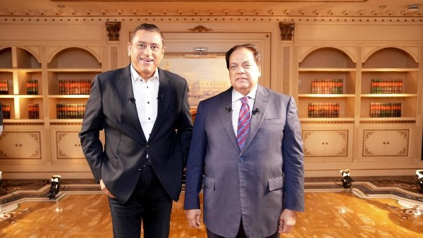 النائب محمد أبو العينين مع الإعلامي معتز الدمرداش