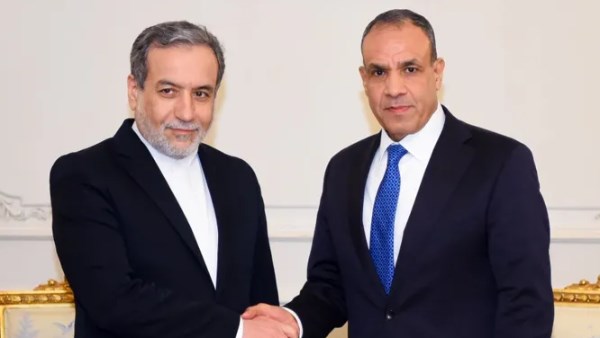 بدر عبد العاطي وعباس عراقجي