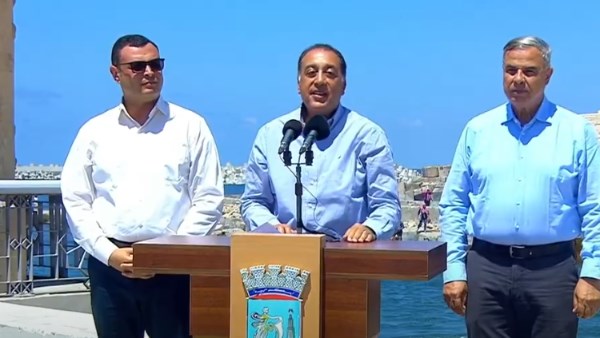 رئيس مجلس الوزراء 