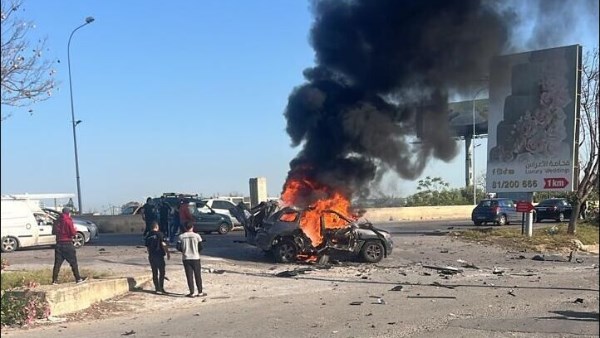 مسيرة إسرائيلية تستهدف سيارة على طريق تول الكفور  جنوب لبنان.. تفاصيل