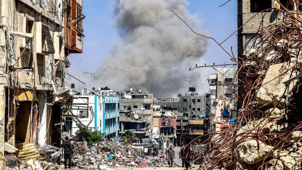 25 شهيدًا في غزة خلال ساعات.. والمجاعة تحصد مزيدًا من الأرواح