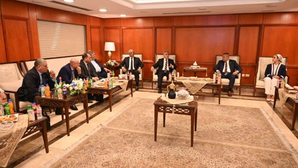 وفد لجنة الإدارة المحلية بمجلس النواب مع محافظ جنوب سيناء