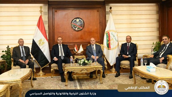 وزير الشئون النيابية يلتقي رئيس هيئة النيابة الإدارية