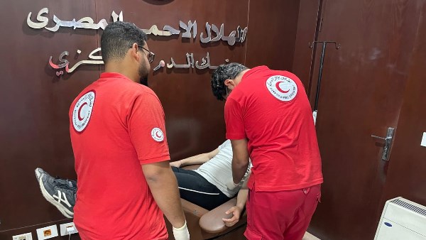 بنك دم الهلال الأحمر :رفع درجة الاستعداد القصوى استجابة لحريق سنترال رمسيس