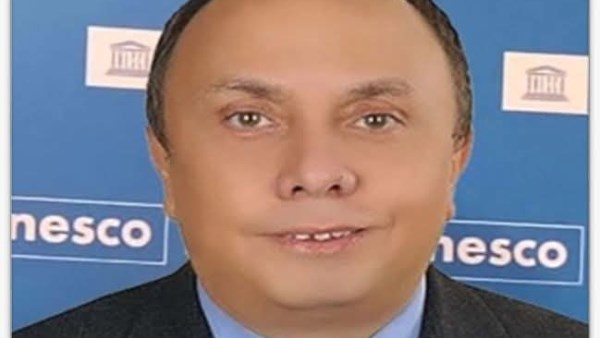 الدكتور عمرو زكريا حمودة
