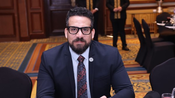 هشام العيسوي