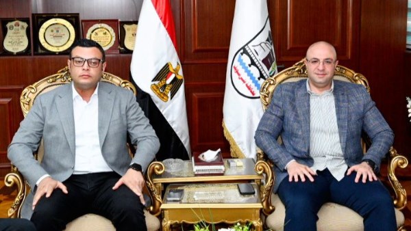 وزير الإسكان 