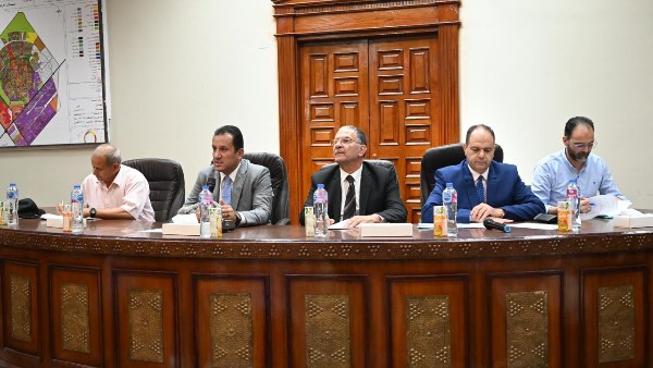 الإسكان: تخصيص حمامات سباحة وكافيتريات وبيع محال وصيدلية بالمنصورة الجديدة والعاشر