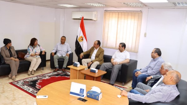 وزير قطاع الأعمال العام خلال زيارته لدمياط