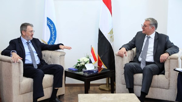  المهندس كريم بدوي وزير البترول 