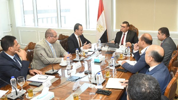 وزير الإسكان يتابع إجراءات تشغيل منطقة الأعمال المركزية بالعاصمة الإدارية