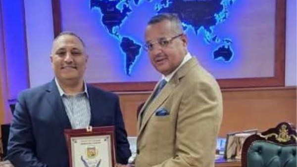 لقاء المحافظ مع رئيس جهاز استخدام أراضي الدولة 