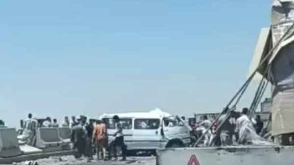على الطريق الإقليمي.. مصرع 4 أشخاص وإصابة 12 آخرين في تصادم ميكروباصين بالجيزة