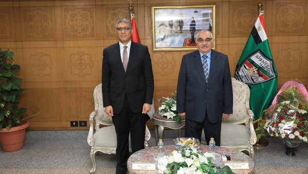 محافظ الجيزة يزور رئيس هيئة قضايا الدولة لتهنئته بتولّي منصبه الجديد