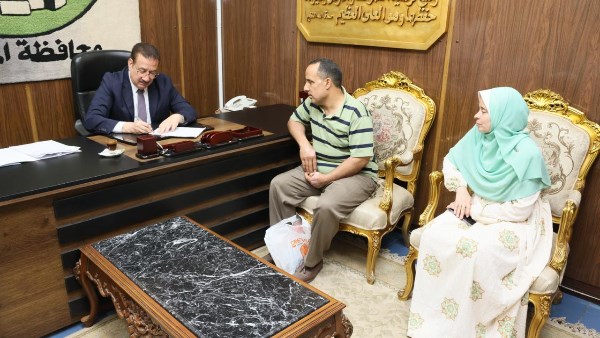 محافظ المنوفية يصرف مساعدة لحالة إنسانية بقويسنا وجراحة لمريض بمنوف