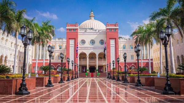 الطب بـ150 ألف والذكاء الاصطناعى بـ80.. مصروفات الجامعات الأهلية 2025-2026