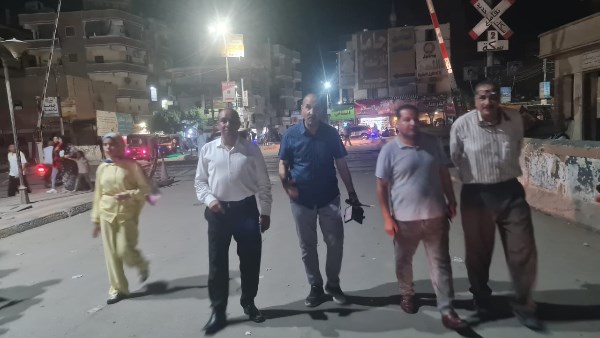 بني سويف.. السكرتير العام المساعد يتابع ميدانيًا الالتزام بمواعيد غلق المحال وترشيد الكهرباء بالواسطى