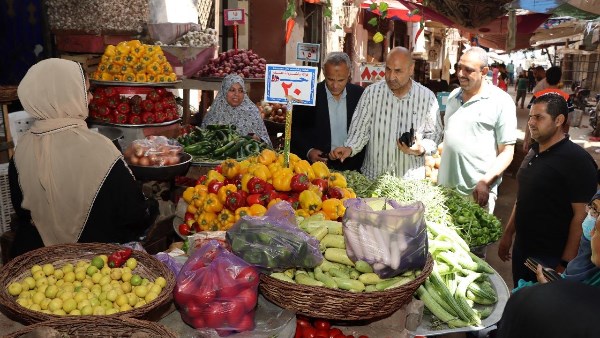 سكرتير محافظ بني سويف يتفقد انتظام عقد أسواق اليوم الواحد لتوفير السلع