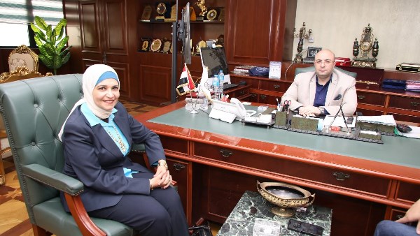 محافظ بني سويف ووكيل وزارة الصحة