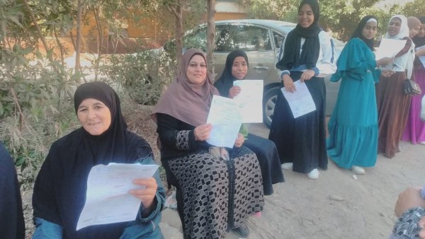 محافظ بني سويف يشيد بجهود قومي المرأة بعد تصوير 2189 استمارة بطاقة للسيدات غير القادرات