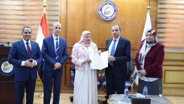 فوز مشروعين بحثيين من كلية الآداب بتمويل من الجامعة ببني سويف