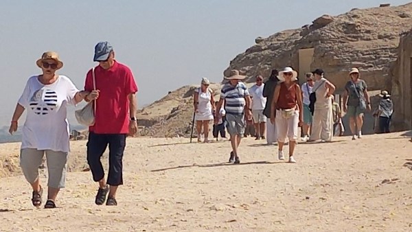 توافد سياحي غير مسبوق على مناطق المنيا الأثرية من جنسيات متعددة